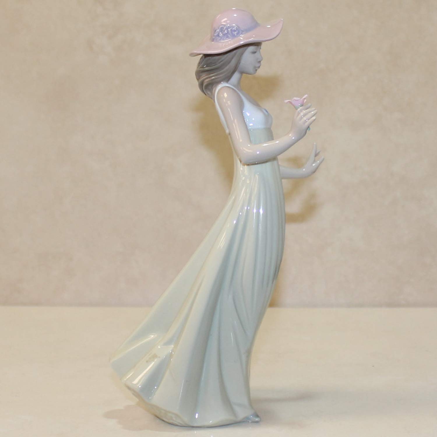 Amazon.com: Lladro Nao Collectible Porcelain Figurine